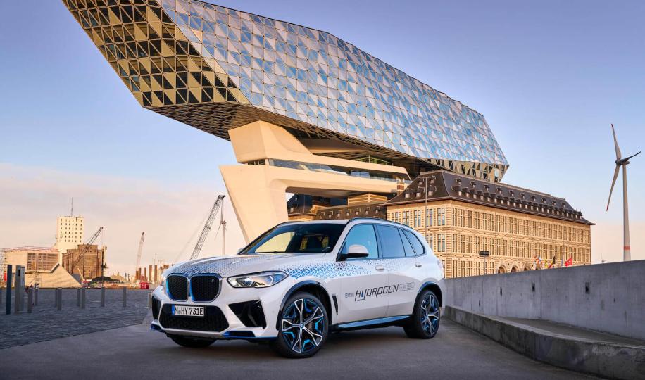 DE BMW iX5 HYDROGEN.